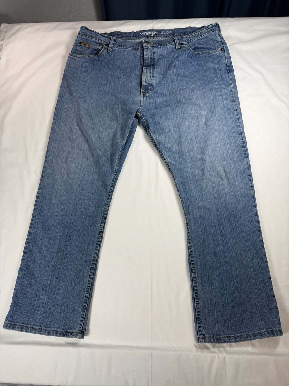 Wrangler Advanced Comfort Jeans Size 42x30 Blue Denim Relaxed Straight